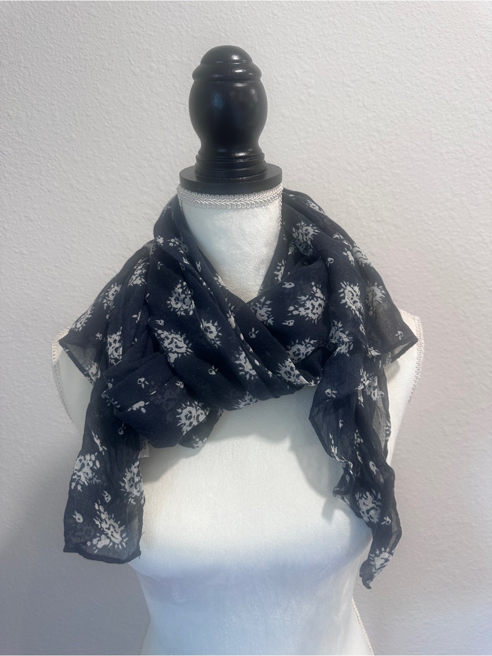 Lightweight Navy Floral Pattern Scarf - Women Accessories